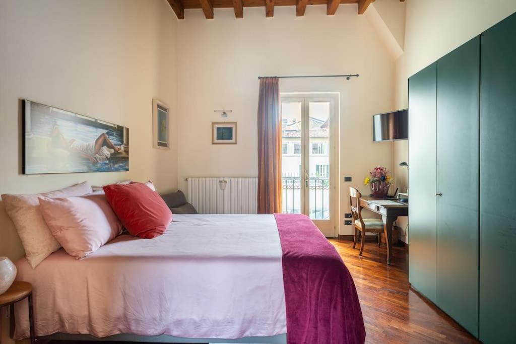Duomo Apartment Brescia Esterno foto