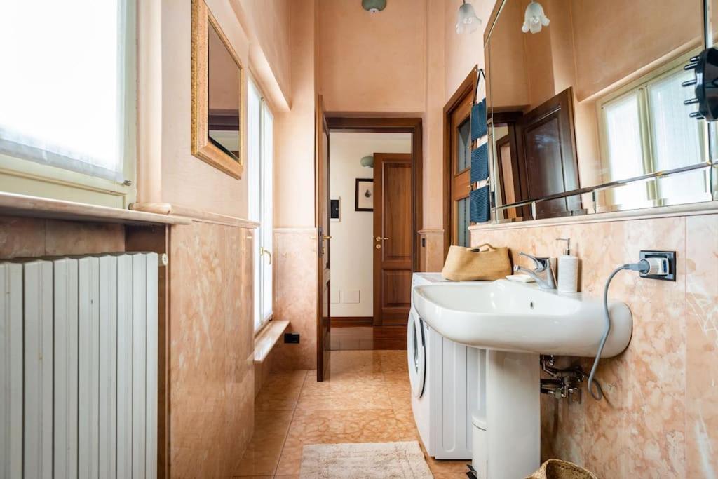 Duomo Apartment Brescia Esterno foto